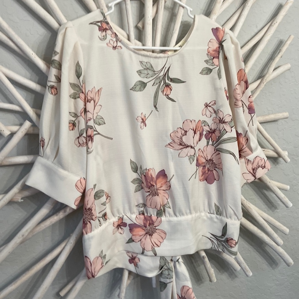Meraki womens top Soft white/ Floral 3/4 sleeve